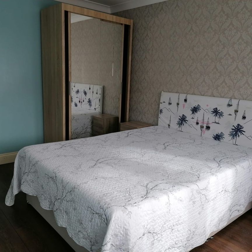 4 Bed Terraced House, Thornhill Gardens, IG11 - Photo 1