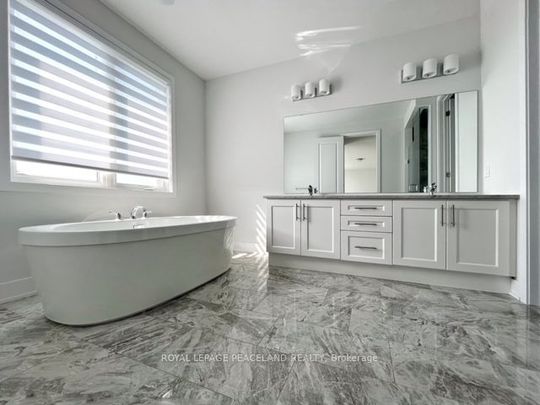 For Lease - 49 Sikura Circle, Aurora, Ontario - Photo 1