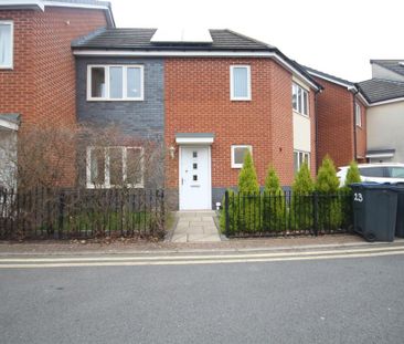 3 bedroom semi-detached house to rent - Photo 6
