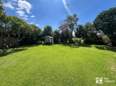 12 Azalea Avenue, Coffs Harbour - Photo 2