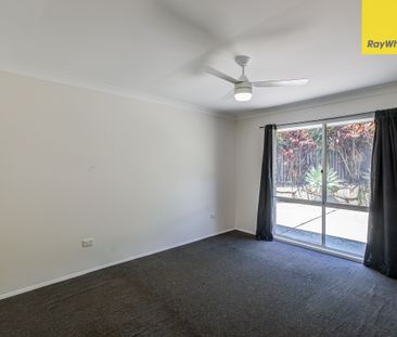 Spacious Freshly Renovated Family Home in Parkwood 3 Bed 2 Bath - Photo 5