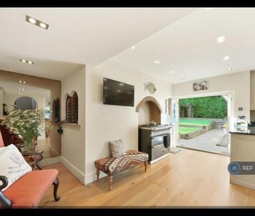 1 bedroom in a house share to rent - Photo 4