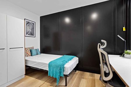 2 Bed Apartment Silver - Photo 3