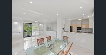 38 Tedder Avenue, Main Beach – Available from 8th December - Photo 5