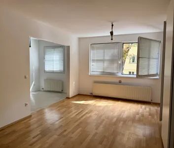 Großzügige 2-Zimmer-Wohnung für Singles oder Pärchen (Stellplatz optional) - Photo 1