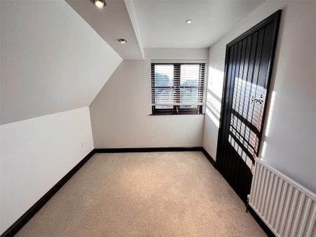3 bedroom detached house to rent - Photo 3