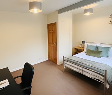 3 Bed Student Accommodation - Photo 2