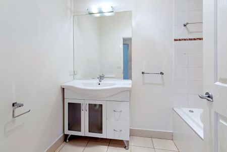 5 Mulgrave Street, Elsternwick VIC 3185 - House For Rent | Domain - Photo 5