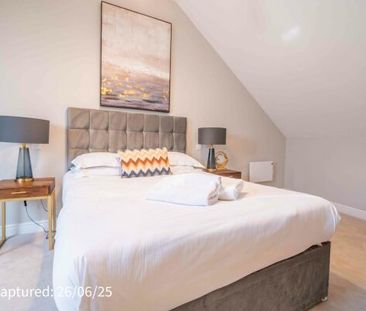 Flat 8, Crescent Court off Blossom Street - Photo 4