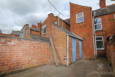 2 bedroom terraced house to rent - Photo 5