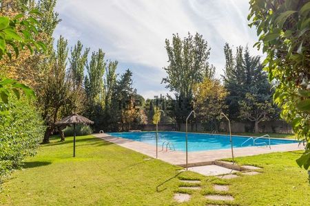 Alquiler de piso en Calle de la Dalia - Photo 4