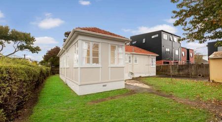 Great Location - Photo 4