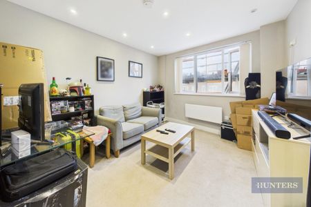 1 bedroom Flat To Let - Photo 2