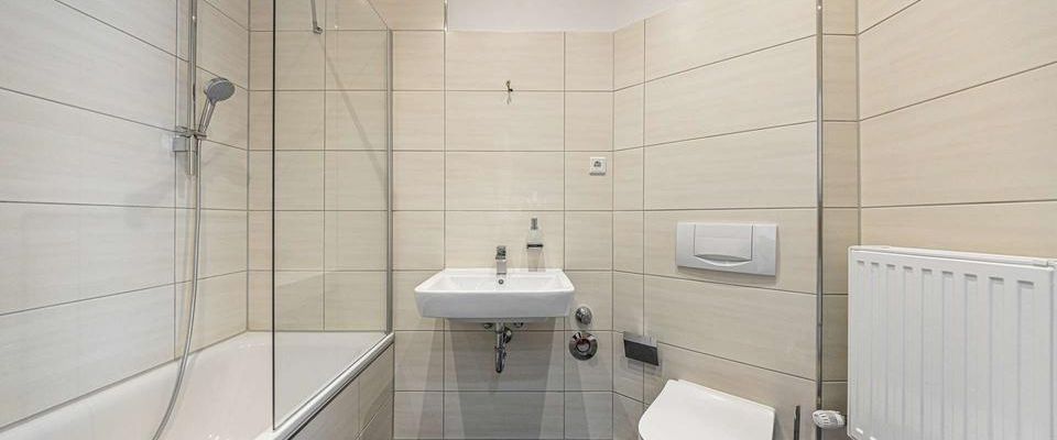 ❋ NEU! Geräumige 3-Raum-Wohnung mit neuer Einbauküche, modernem Duschbad & hellem Wintergarten ❋ - Foto 1