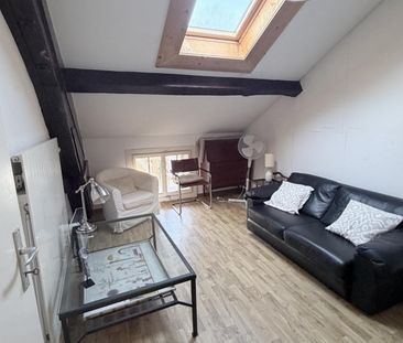 Appartement de 2.0 pièces meublé dans immeuble d'époque ! - Photo 1