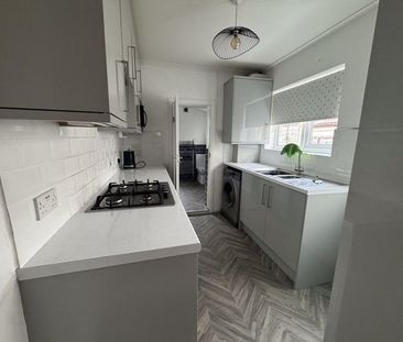 3 bedroom terraced house to rent - Photo 6