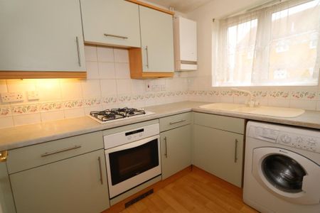 3 bedroom terraced house to rent - Photo 2