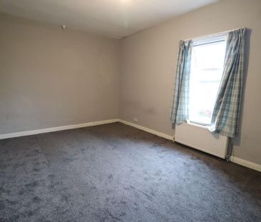 3 bedroom end of terrace house to rent - Photo 5