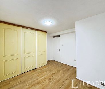 3 bedroom apartment to rent Milwards, Harlow, Essex, CM19 - Photo 5