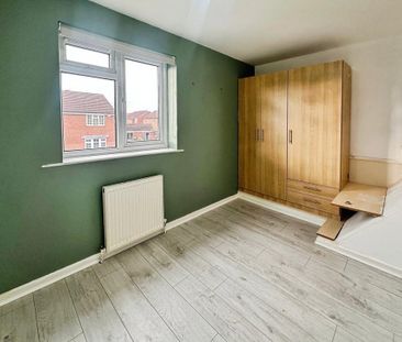 2 bedroom semi-detached house to rent - Photo 4