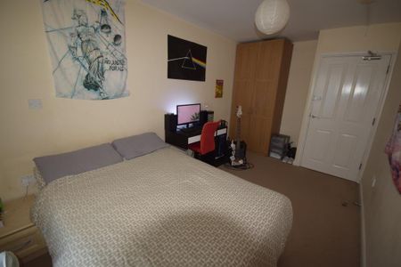 3 bedroom flat to rent - Photo 5
