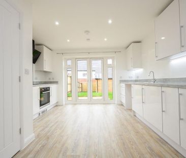 2 bedroom semi-detached house to rent - Photo 5