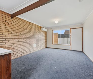 TIDY 1 BEDROOM UNIT IN QUIET COMPLEX - Photo 2