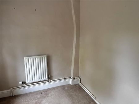 3 bedroom end of terrace house to rent - Photo 3