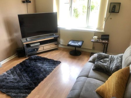 Cwrt Llwyn Fedwen, Morriston, SWANSEA - Photo 2