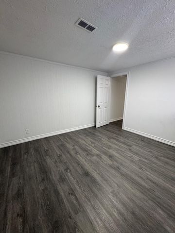 For Lease - 1467 Oxford Street, Oshawa, Ontario - Photo 5