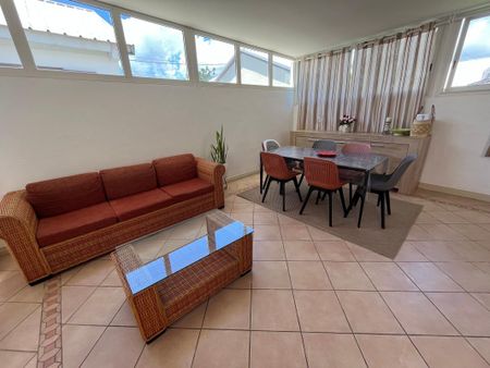 Location Maison 3 pièces 121m² STE CLOTILDE 97490 - Photo 2