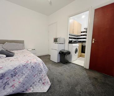 Studio to rent - Photo 3