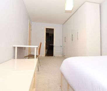 Room in a Shared Flat, Berglen Court, E14 - Photo 4