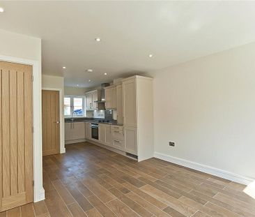 2 bedroom terraced house to rent - Photo 5