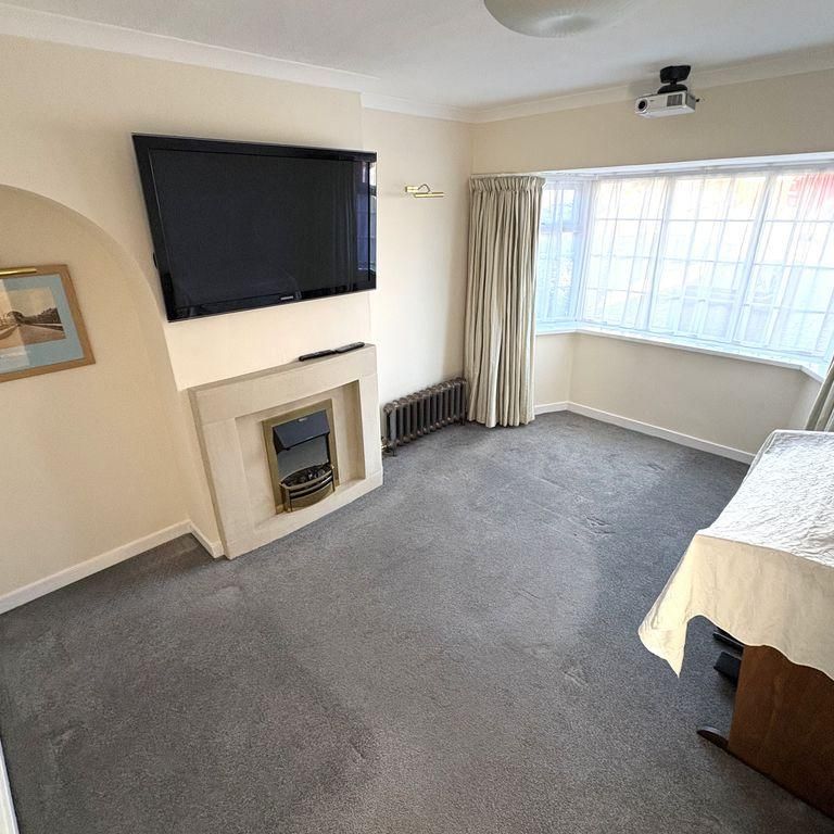 3 bedroom semi-detached house to rent - Photo 1