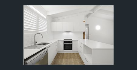 PERFECTLY LOCATED & BEAUTIFULLY RENOVATED! - Photo 3