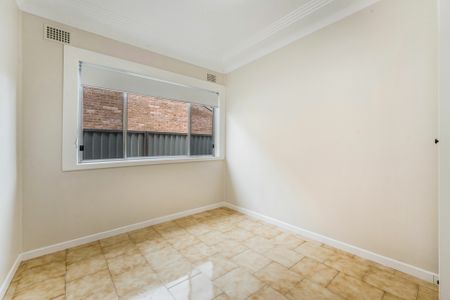 Neat & Tidy 2 Bedroom Home - Photo 3