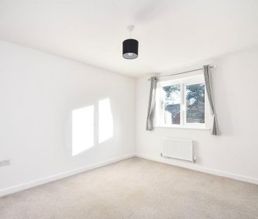 4 bedroom semi-detached house to rent - Photo 1