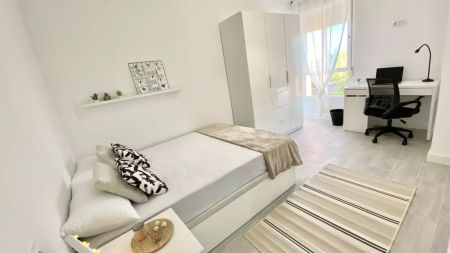 Room for rent in 4-bedroom apartment in Getafe, Madrid - Photo 3