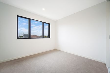 Brand new and close to the beach - Photo 2