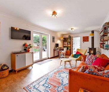 Beautiful Georgian red brick family home - Photo 6