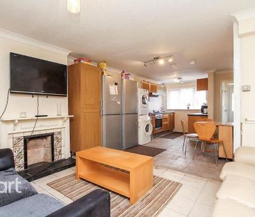 1 bedroom in a house share to rent - Photo 2