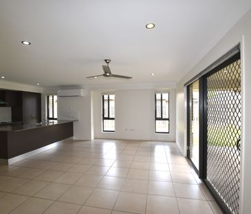 :: TOP QUALITY FOUR BEDROOM HOME OPPOSITE THE LAKE - Photo 1