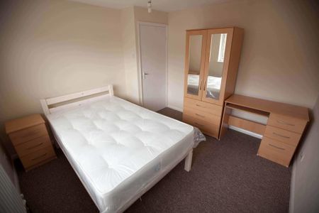 3 bedroom terraced house to rent - Photo 4