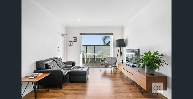 Open the Door to Stylish, Easy Living - Photo 1