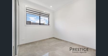 Street Frontage 2 Bedroom Granny Flat! - Photo 4