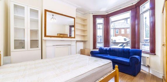 6 bedroom terraced house to rent - Photo 2