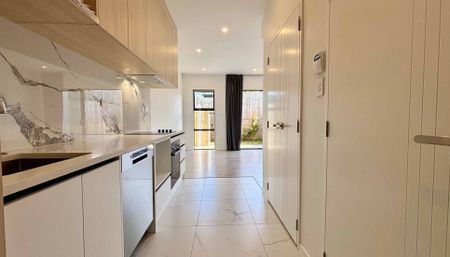 Modern Comfort in the Heart of Te Atatu Peninsula - Photo 5