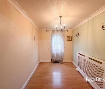 3 bedroom end of terrace house to rent - Photo 4