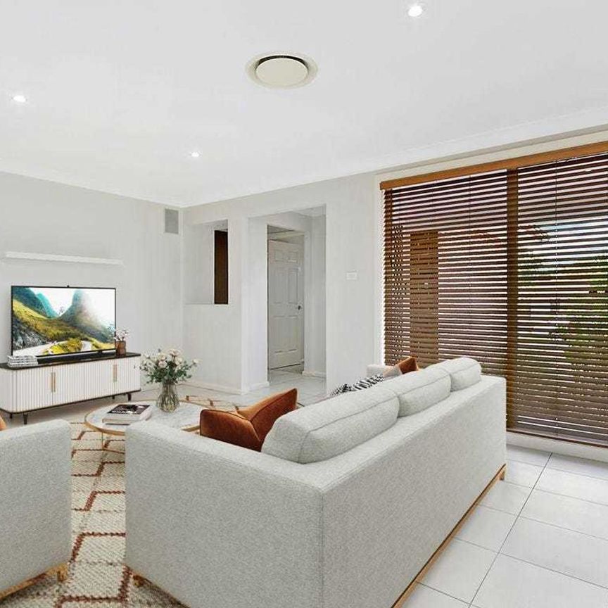 Lovely Family Home! - Photo 1